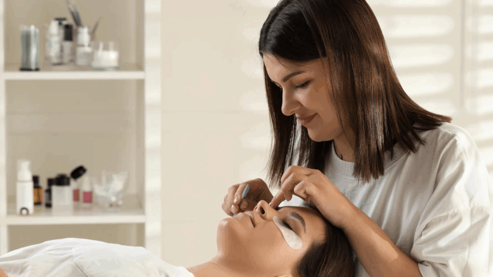 Featured image for post: How to Make $3k/Month from Home as an Esthetician